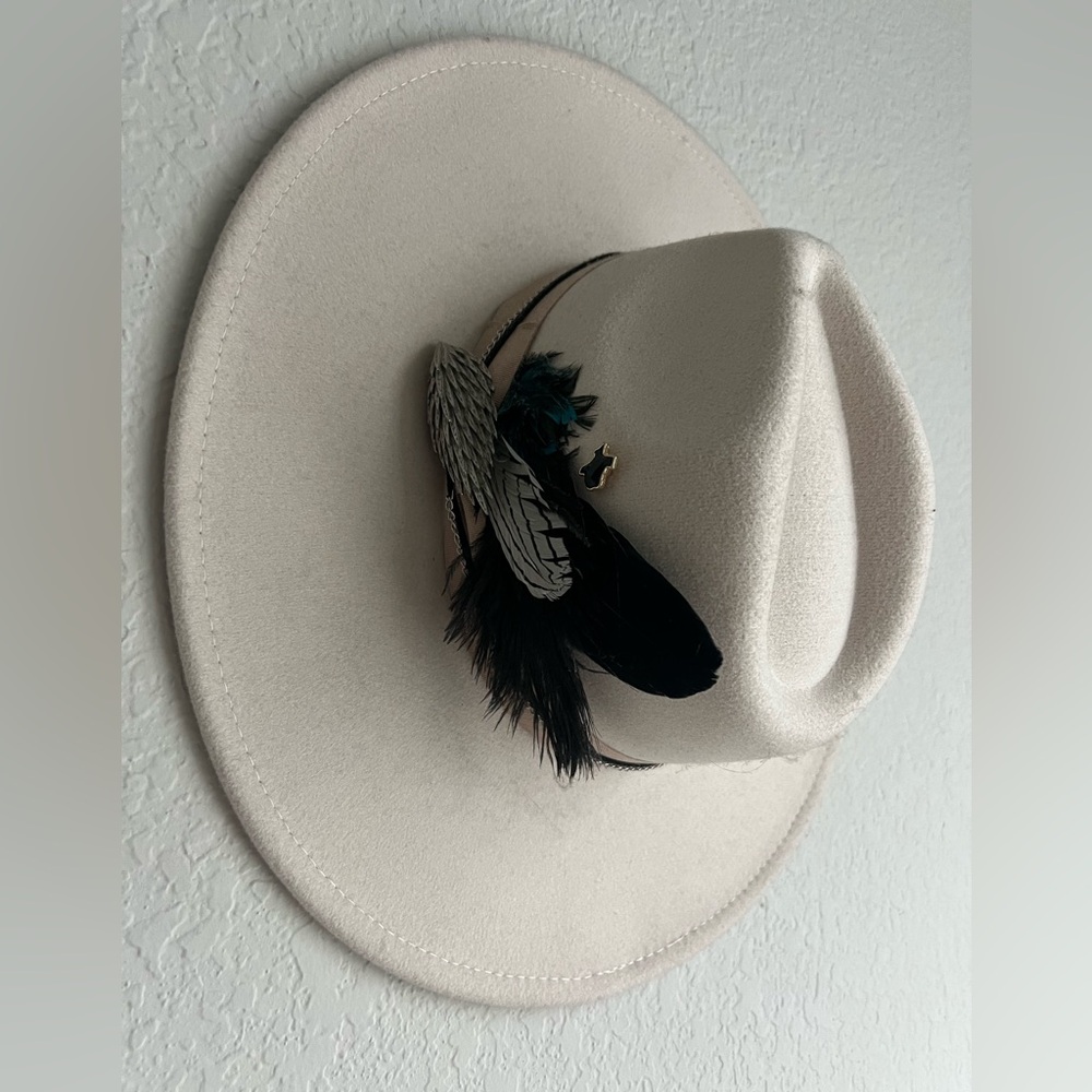 Custom adjustable felt hat